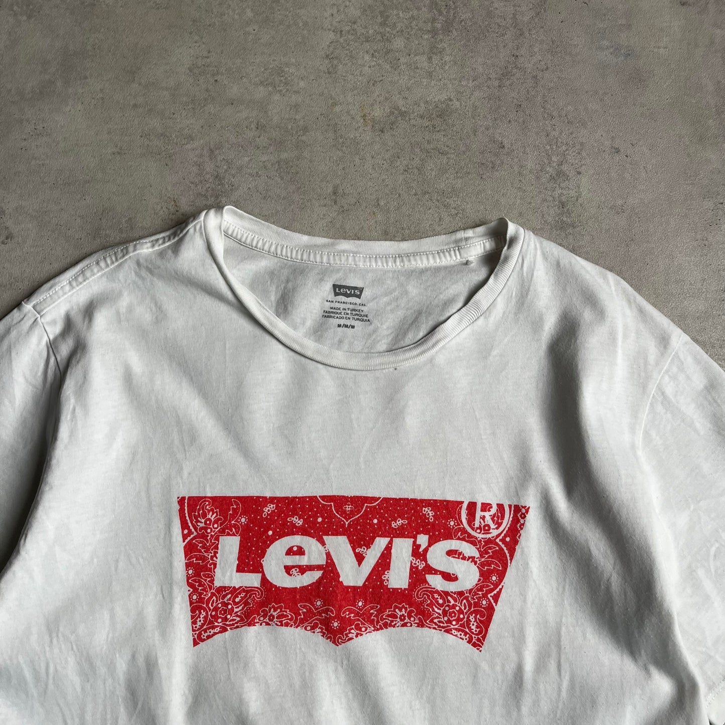 Levi's bandana mintás póló
