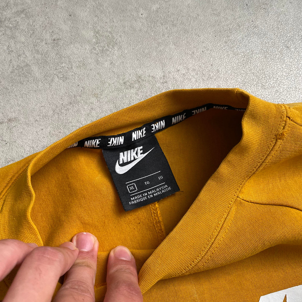 Nike cropped sárga crewneck