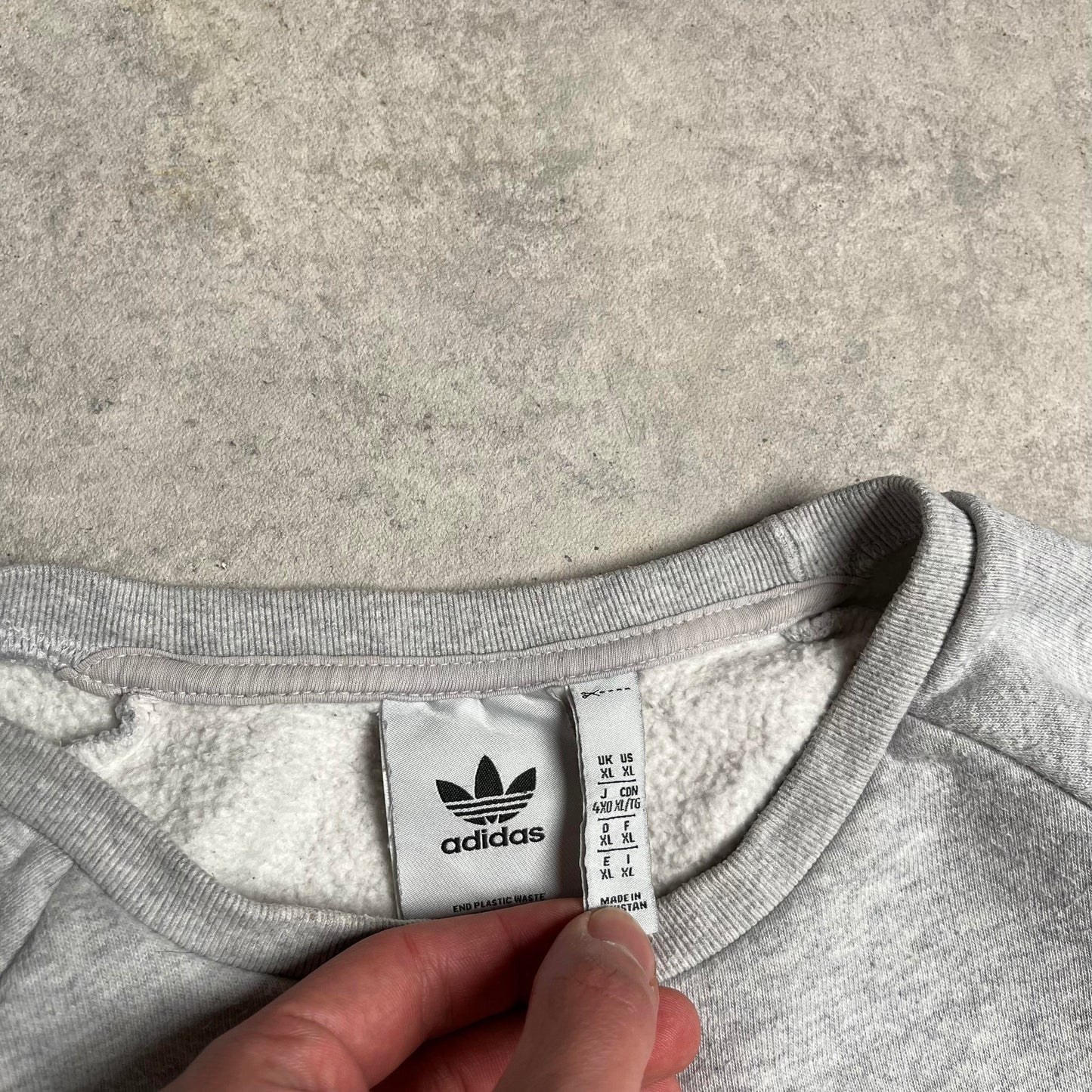 Adidas szürke környakú pulóver