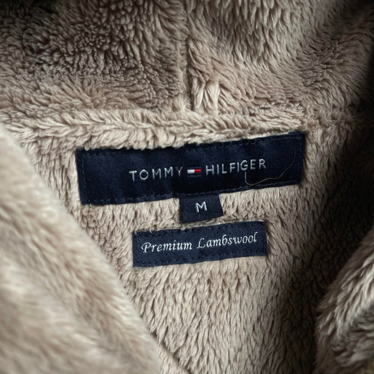 Tommy Hilfiger kötött szőrmés kapucnis pulóver