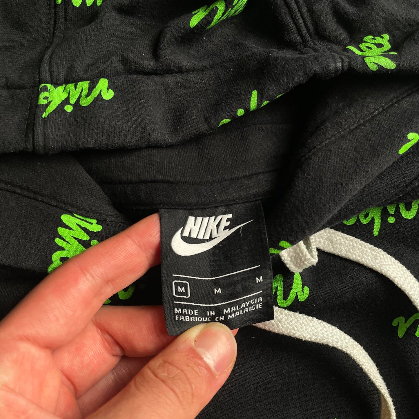 Nike fekete signage club logo hoodie