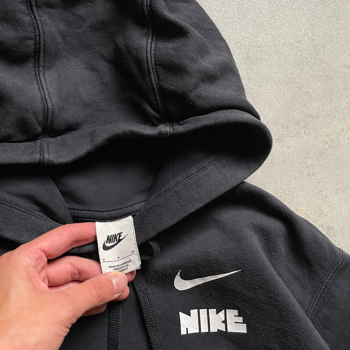 Nike fekete multilogo hoodie