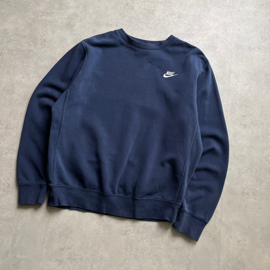 Nike sötétkék club logo crewneck