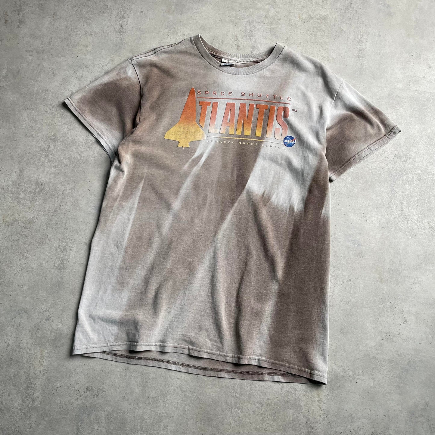 Vintage Delta Pro Nasa Atlantis batikolt póló
