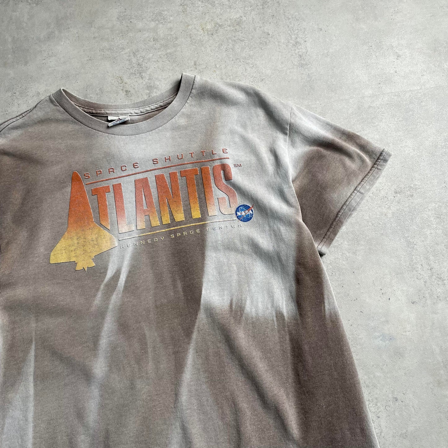 Vintage Delta Pro Nasa Atlantis batikolt póló