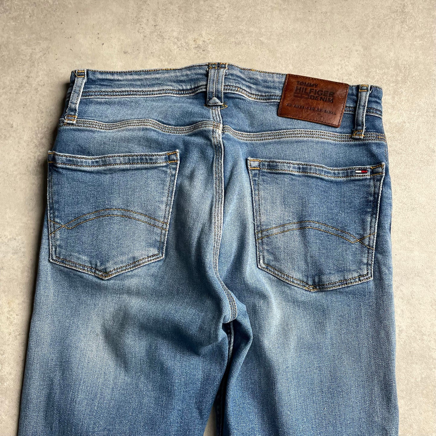 Tommy Hilfiger straight fit farmernadrág
