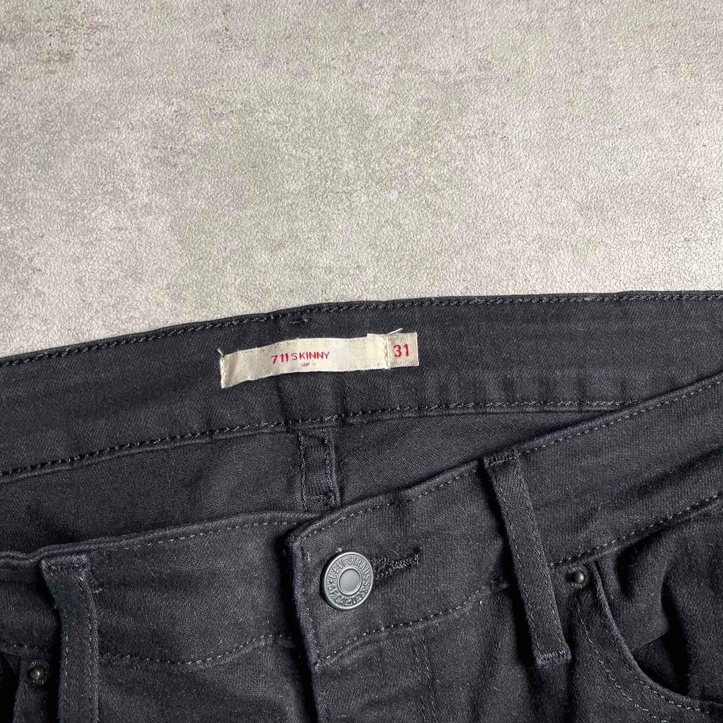 Levi's fekete 711 farmernadrág