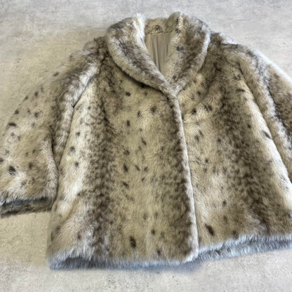 Vintage fehér szőrmekabát