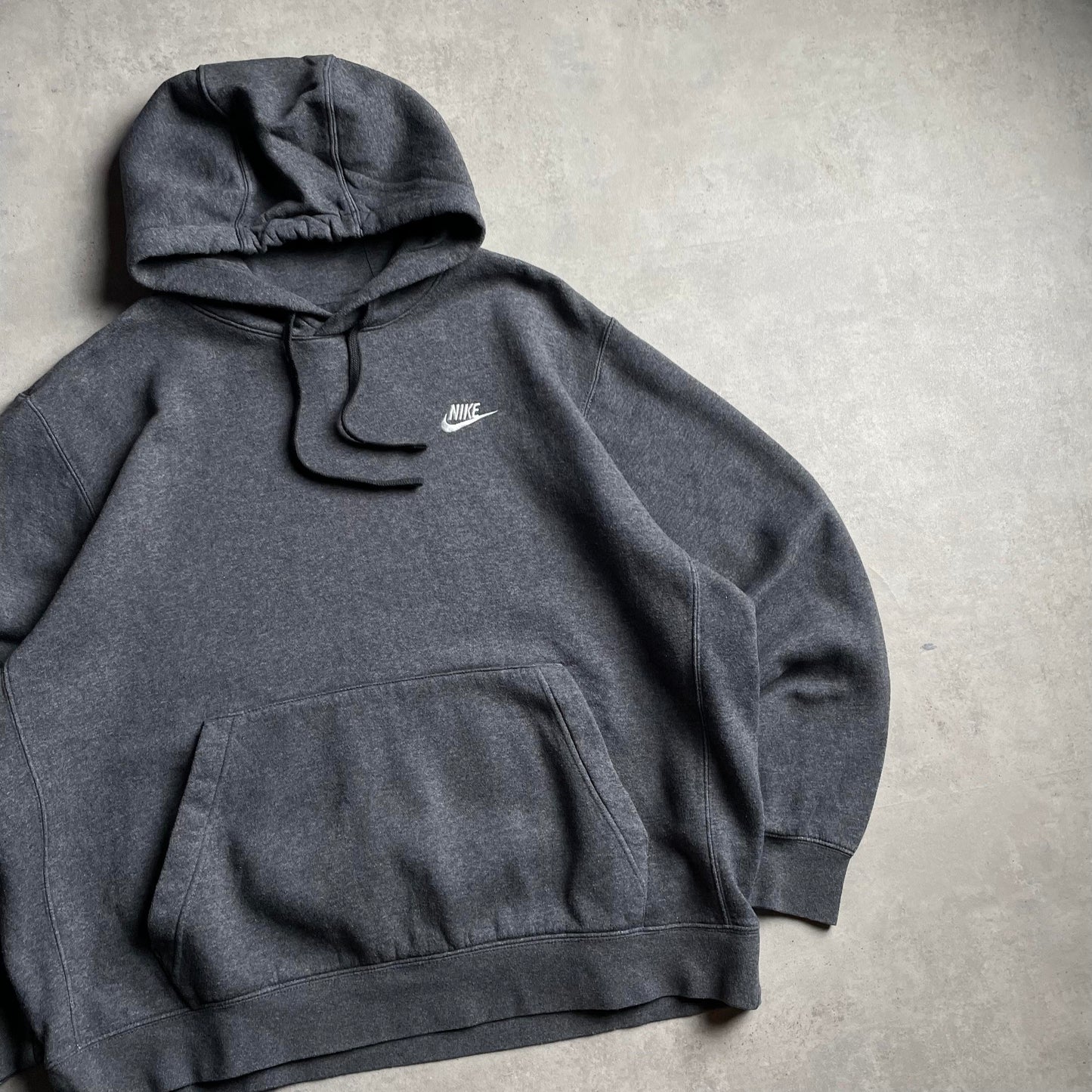 Nike club logo szürke hoodie