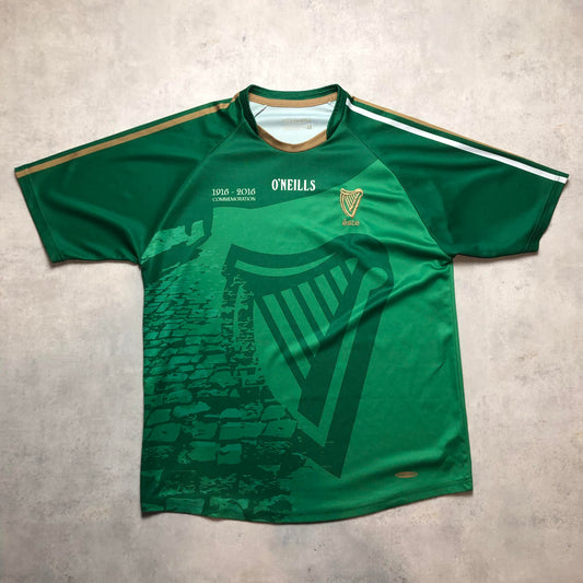 Vintage Guiness Memorials mez