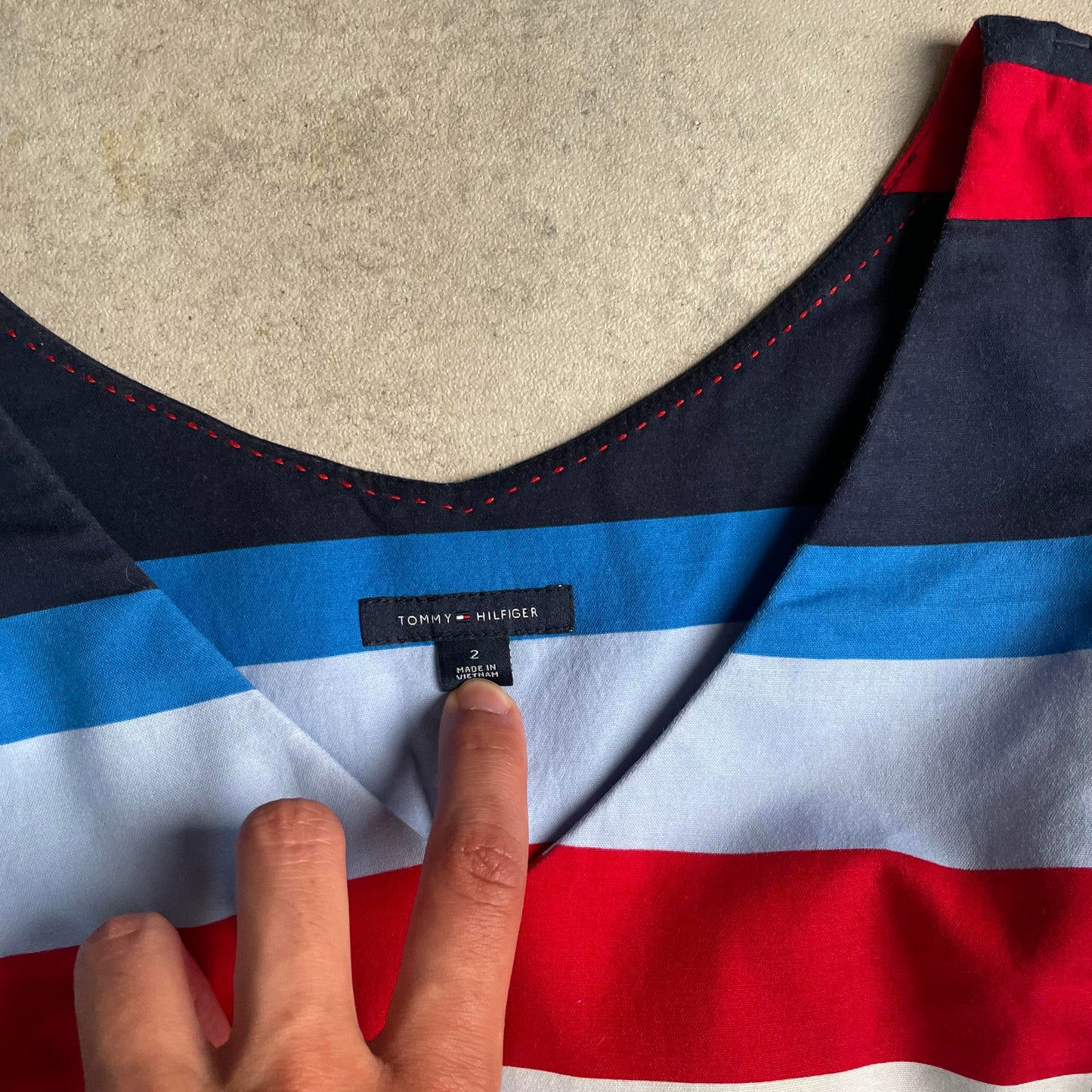 Tommy Hilfiger színes csíkos ruha