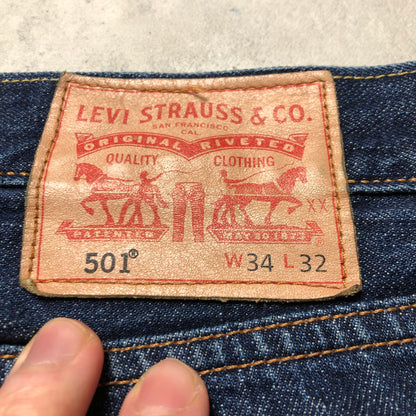 Levi's sötétkék 501 farmernadrág