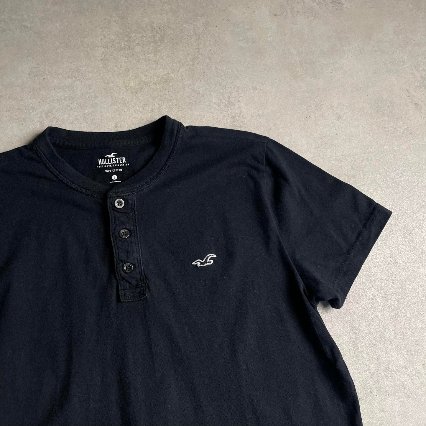 Hollister Henley shirt