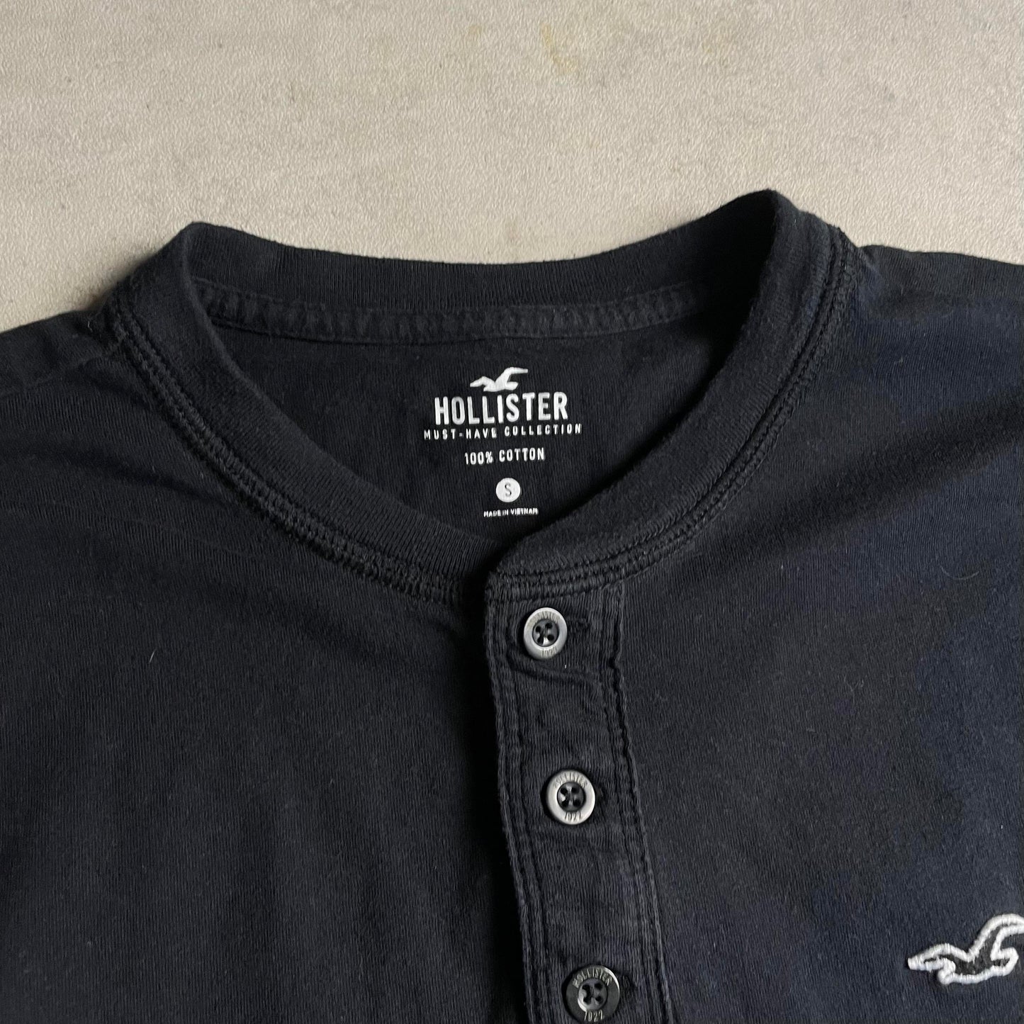 Hollister Henley shirt