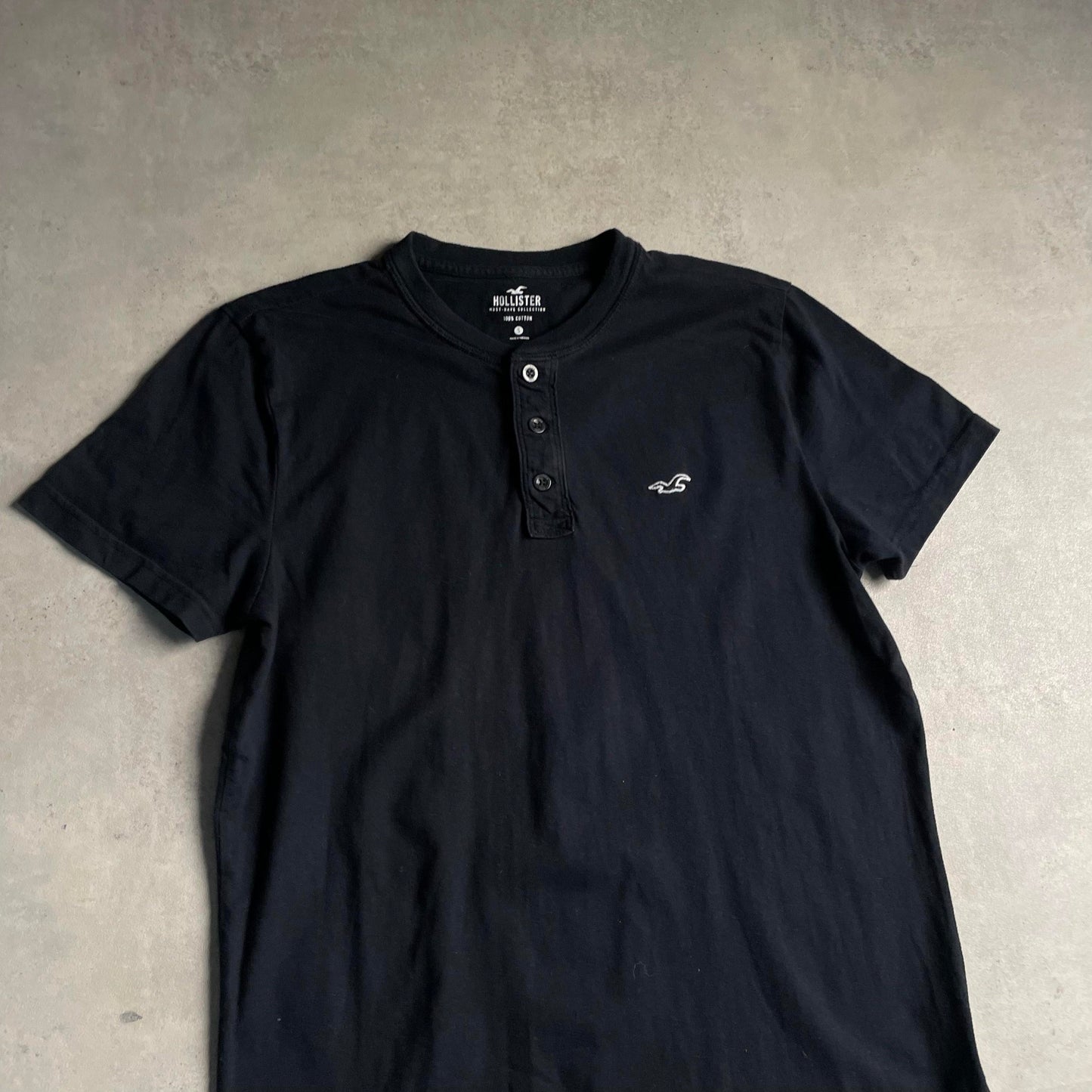 Hollister Henley shirt