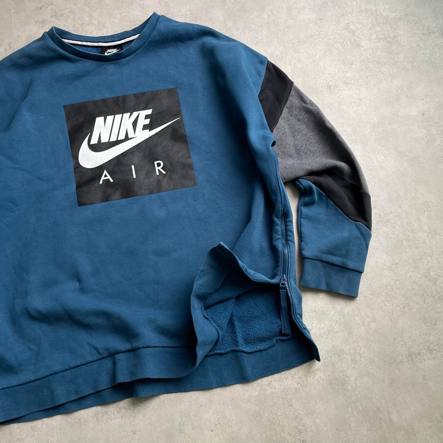 Nike big logo crewneck