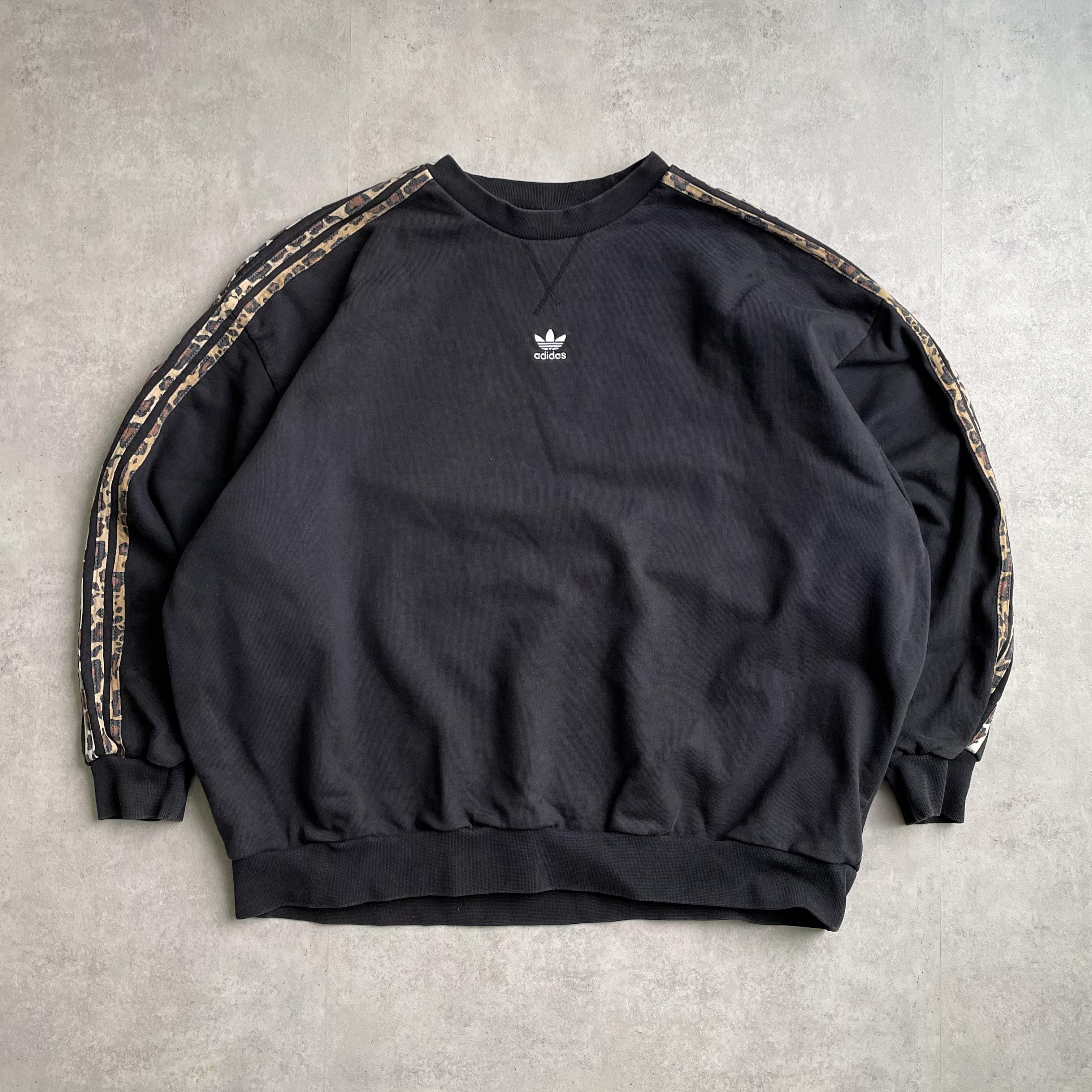 Adidas fekete leopárdmintás crewneck