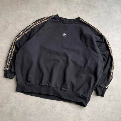 Adidas fekete leopárdmintás crewneck