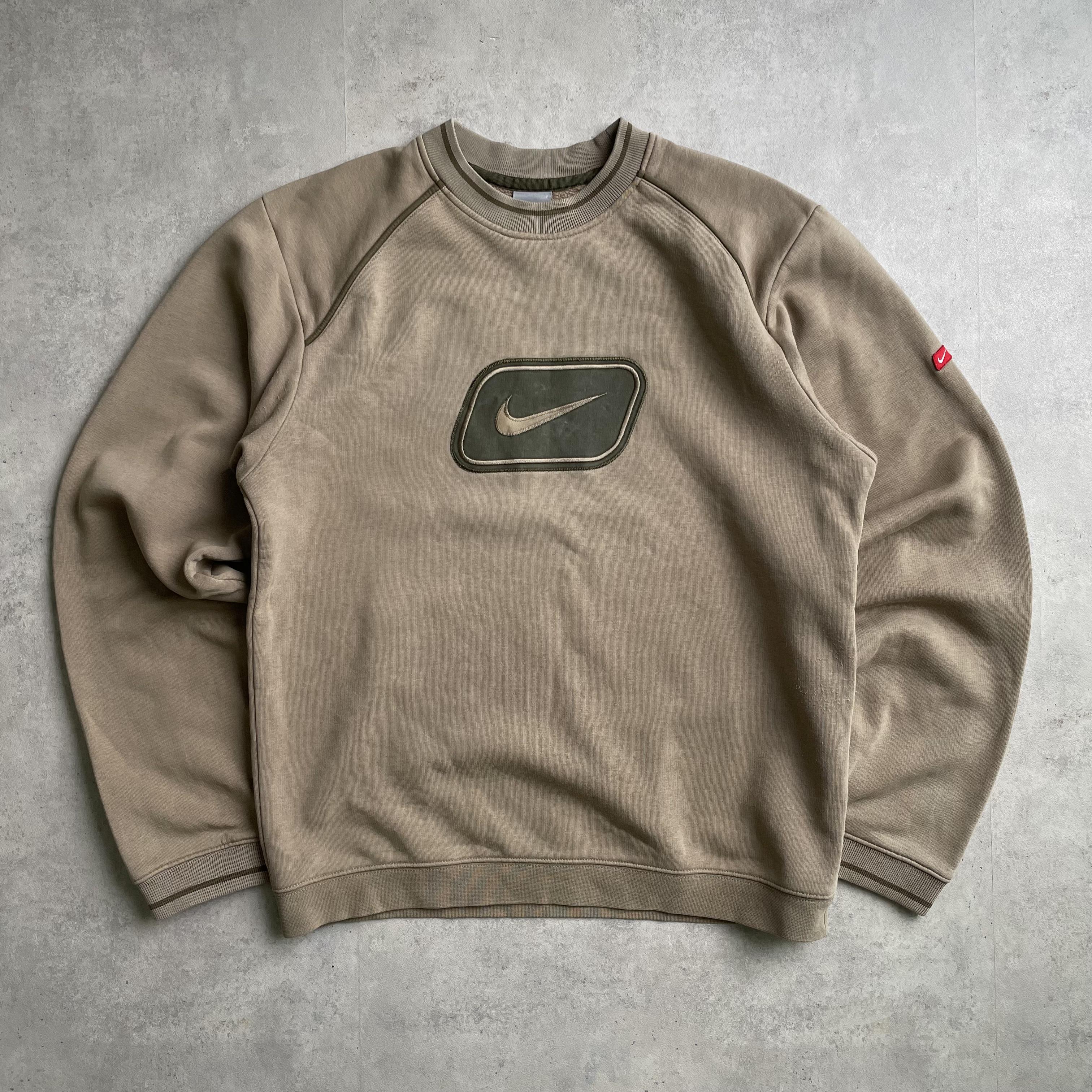 Nike y2k barna crewneck