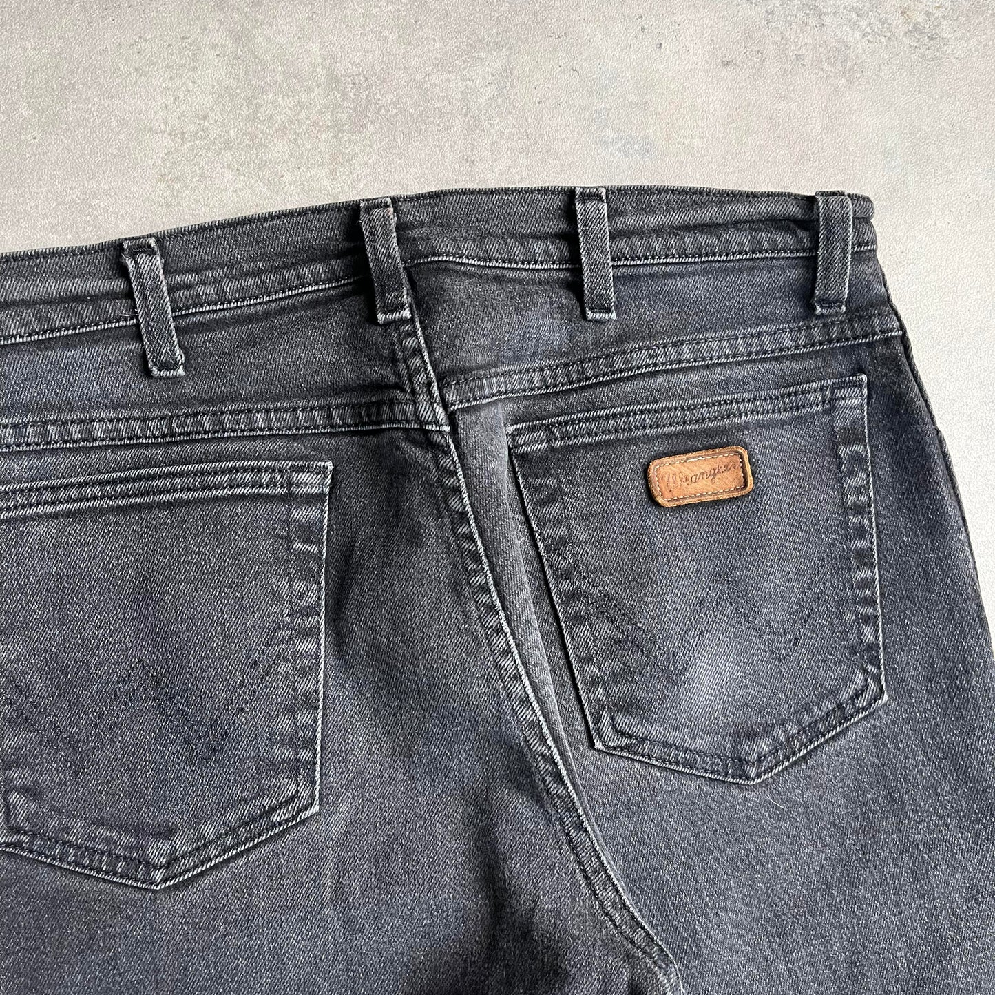 Wrangler szürke straight fit farmernadrág