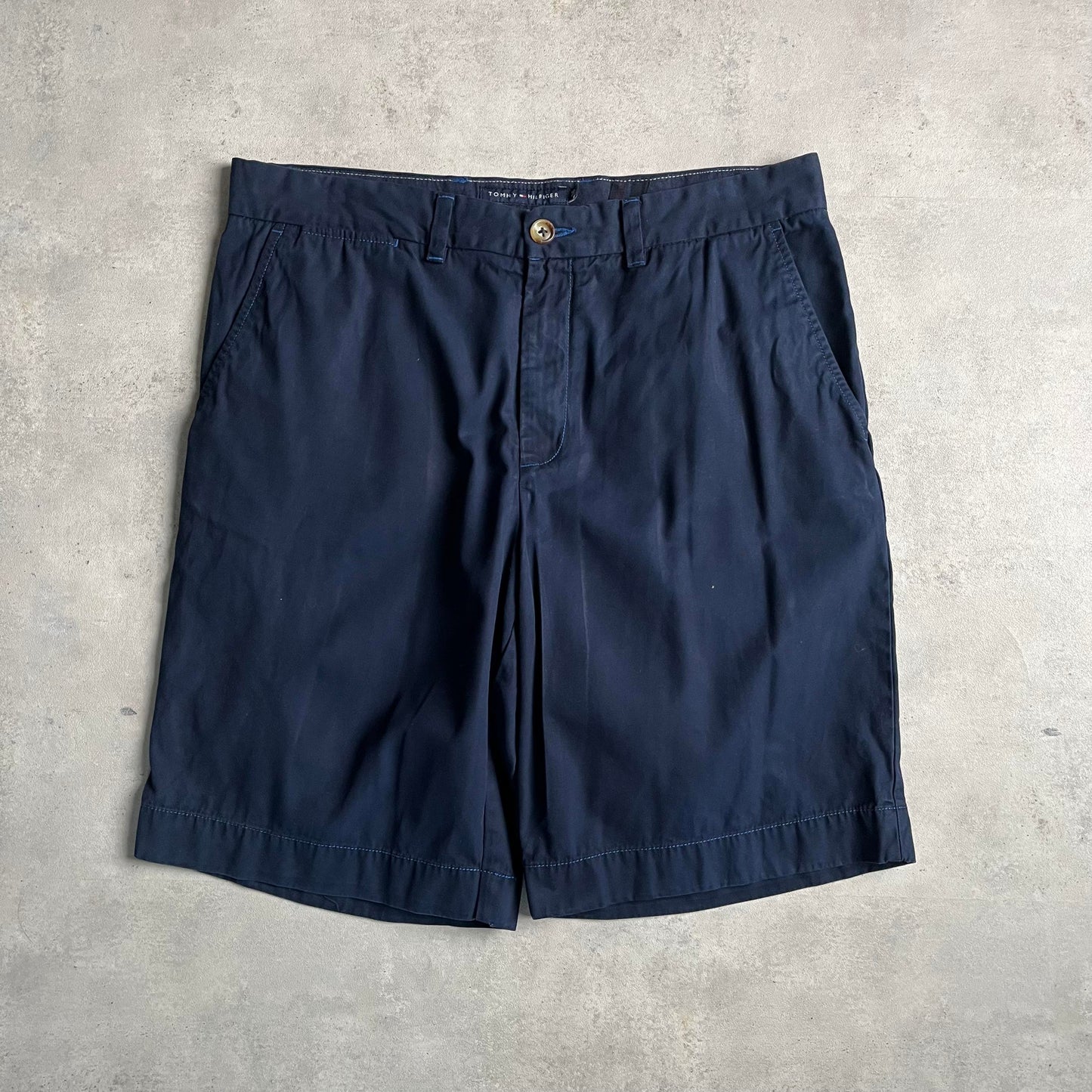 Tommy Hilfiger sötétkék chino rövidnadrág
