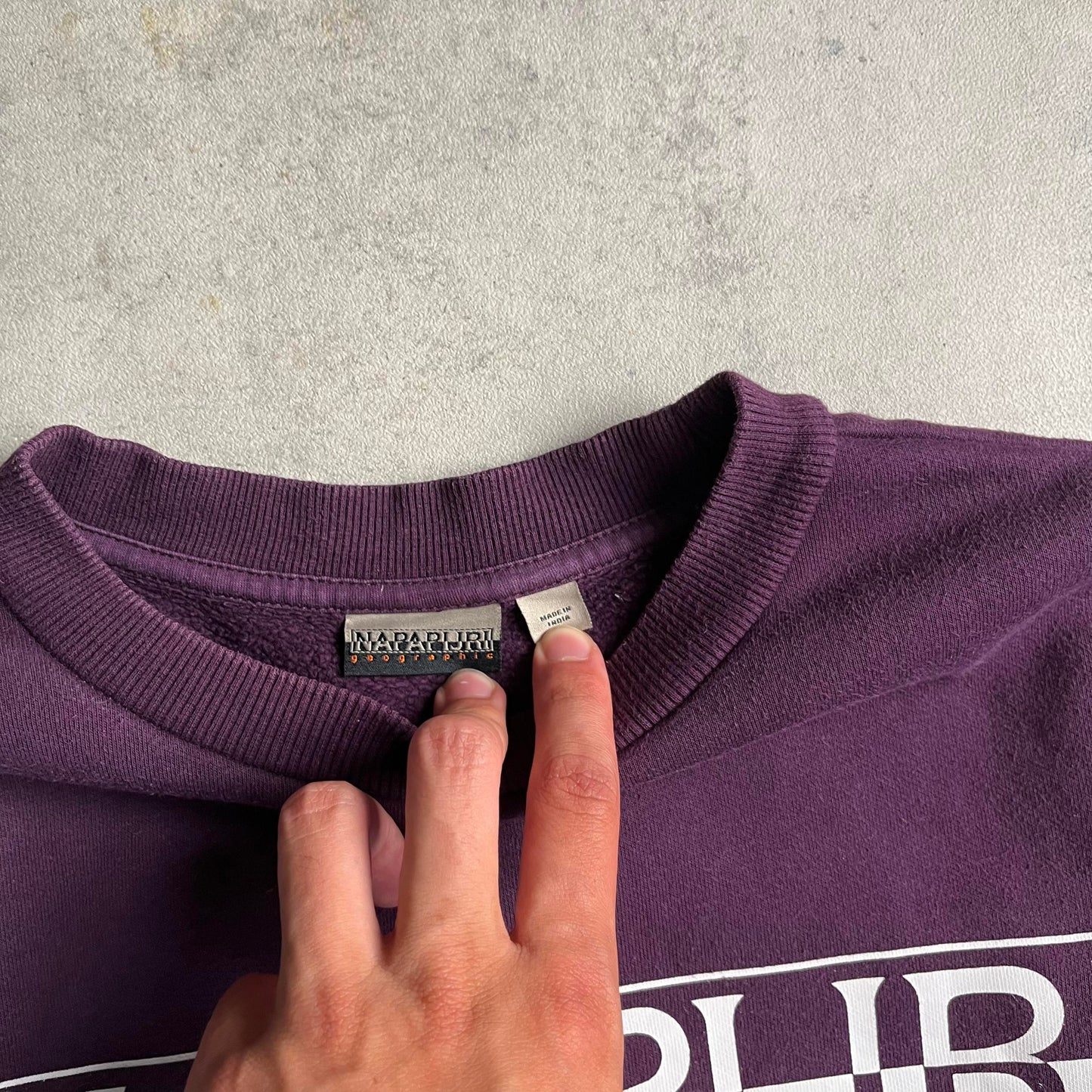 Nanapijri lila crewneck