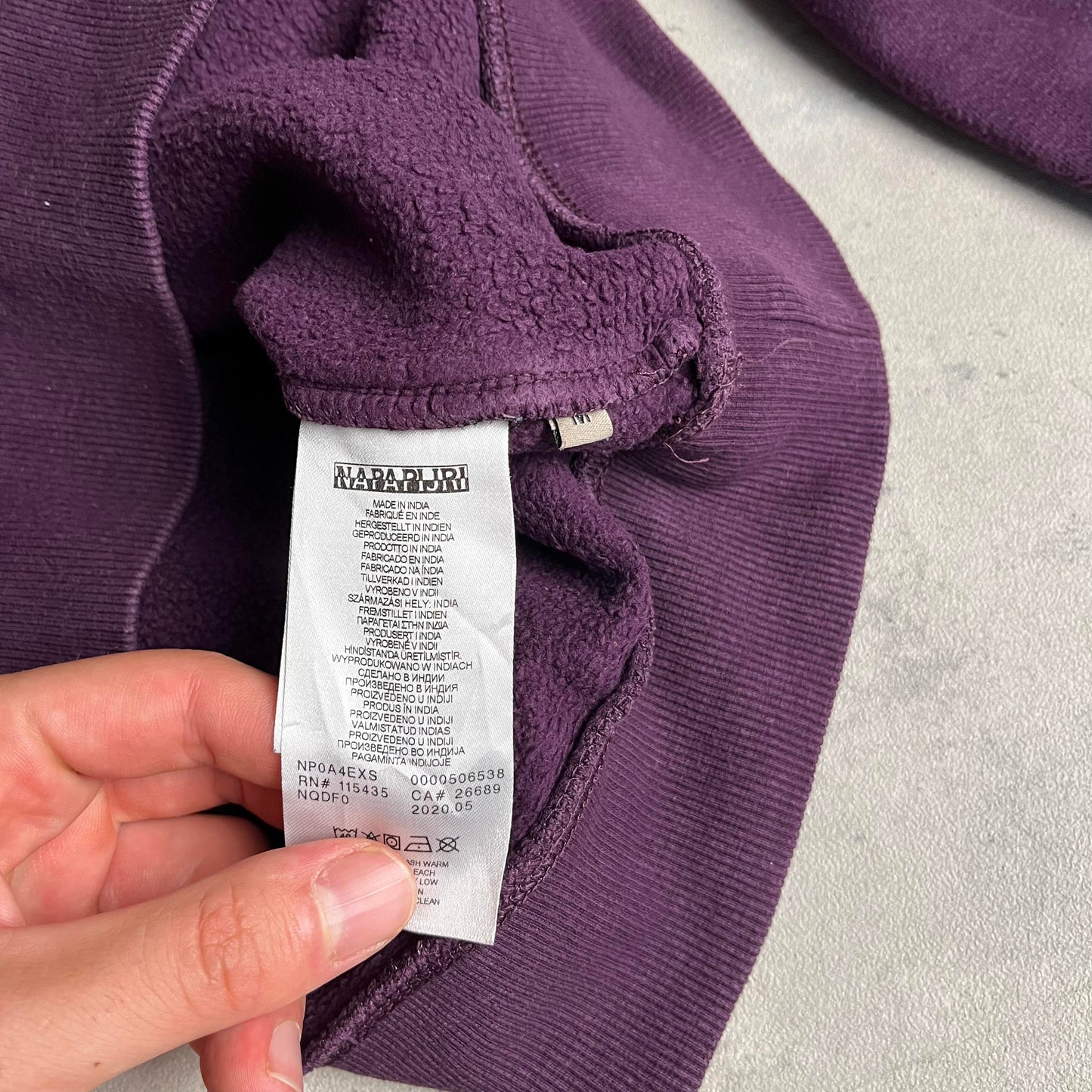 Nanapijri lila crewneck