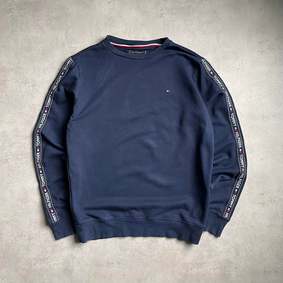 Tommy Hilfiger sötétkék tape crewneck