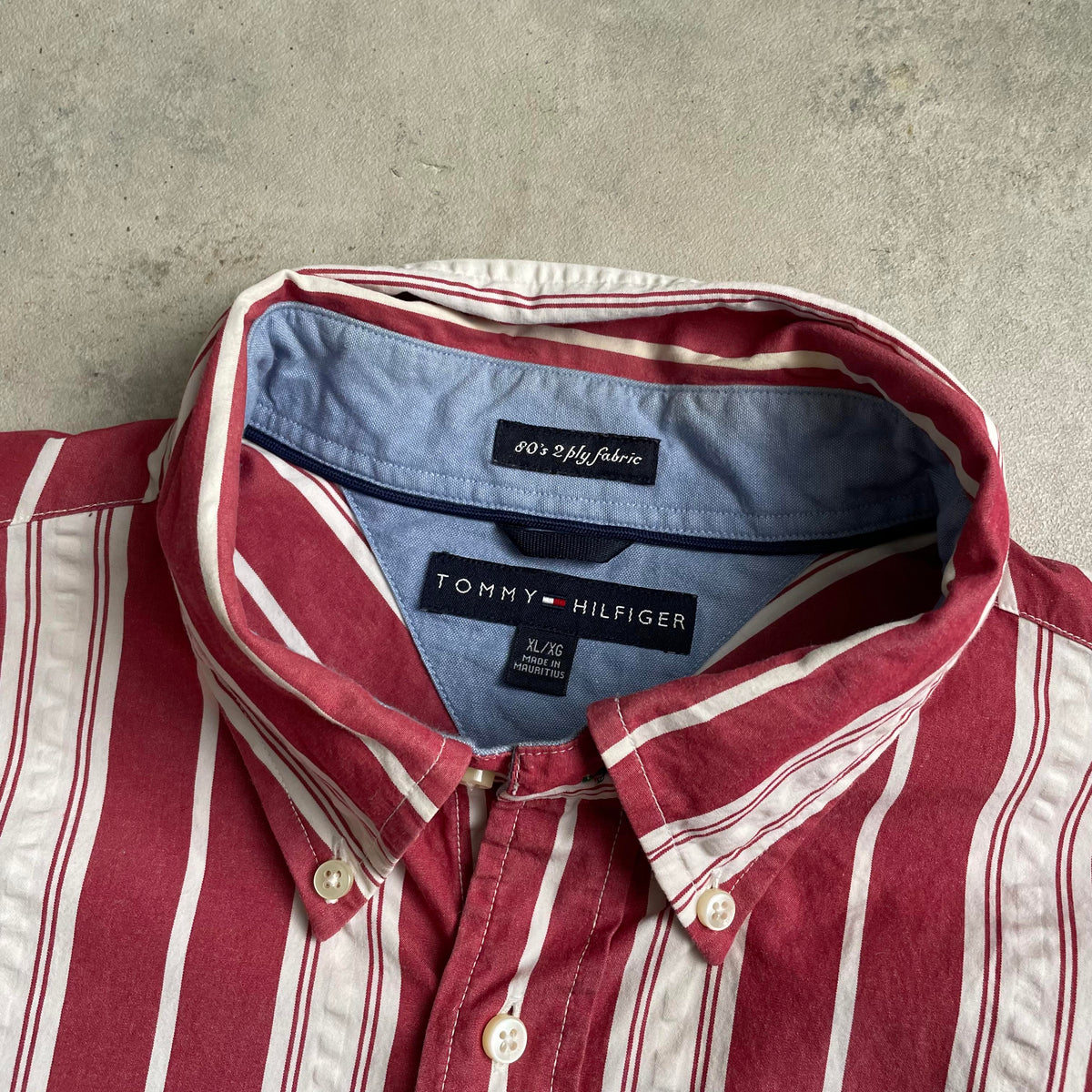 Tommy Hilfiger piros-fehér csíkos ing