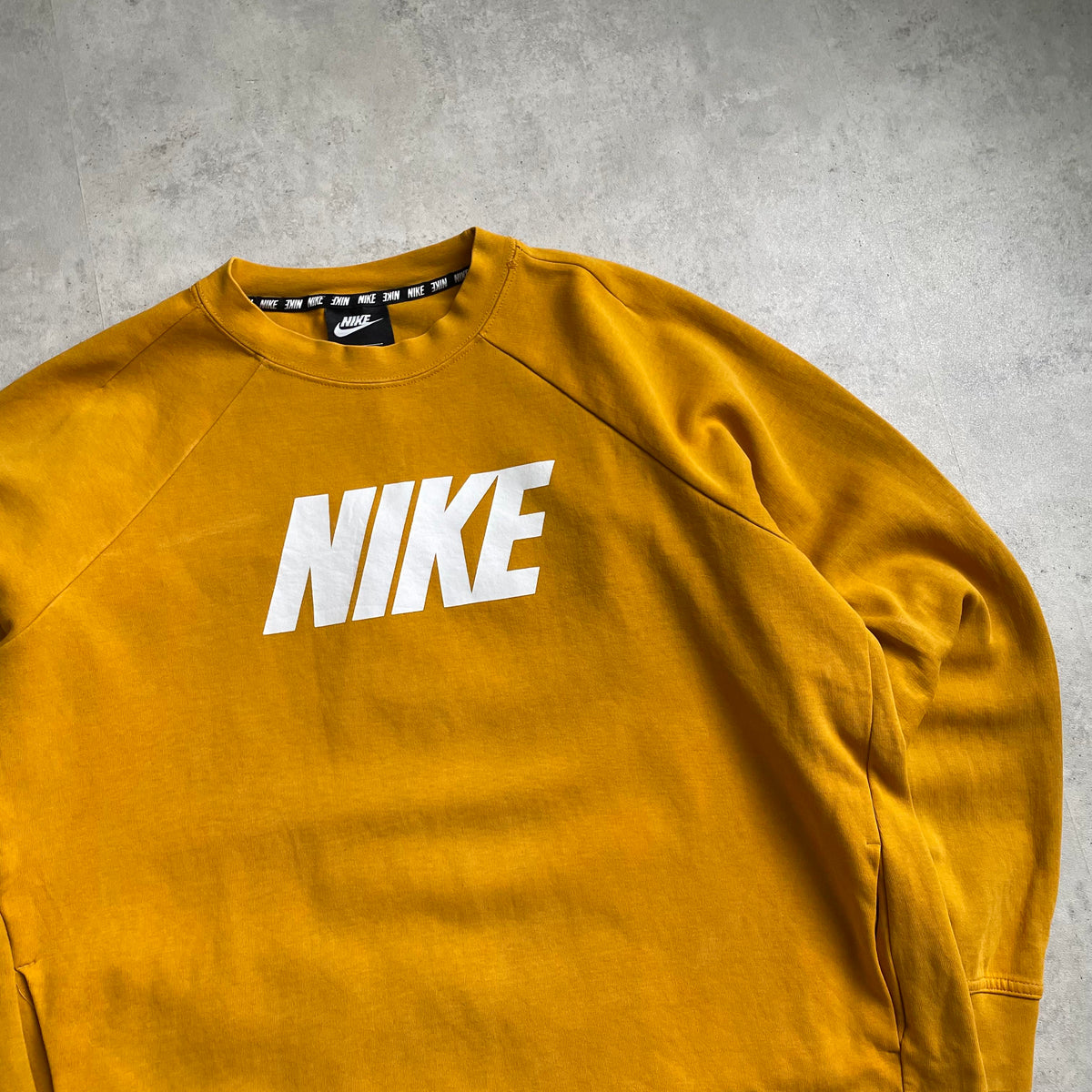 Nike cropped sárga crewneck