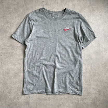 Nike szürke club logo póló