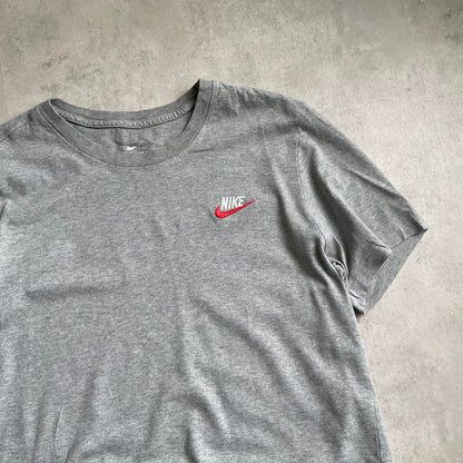Nike szürke club logo póló