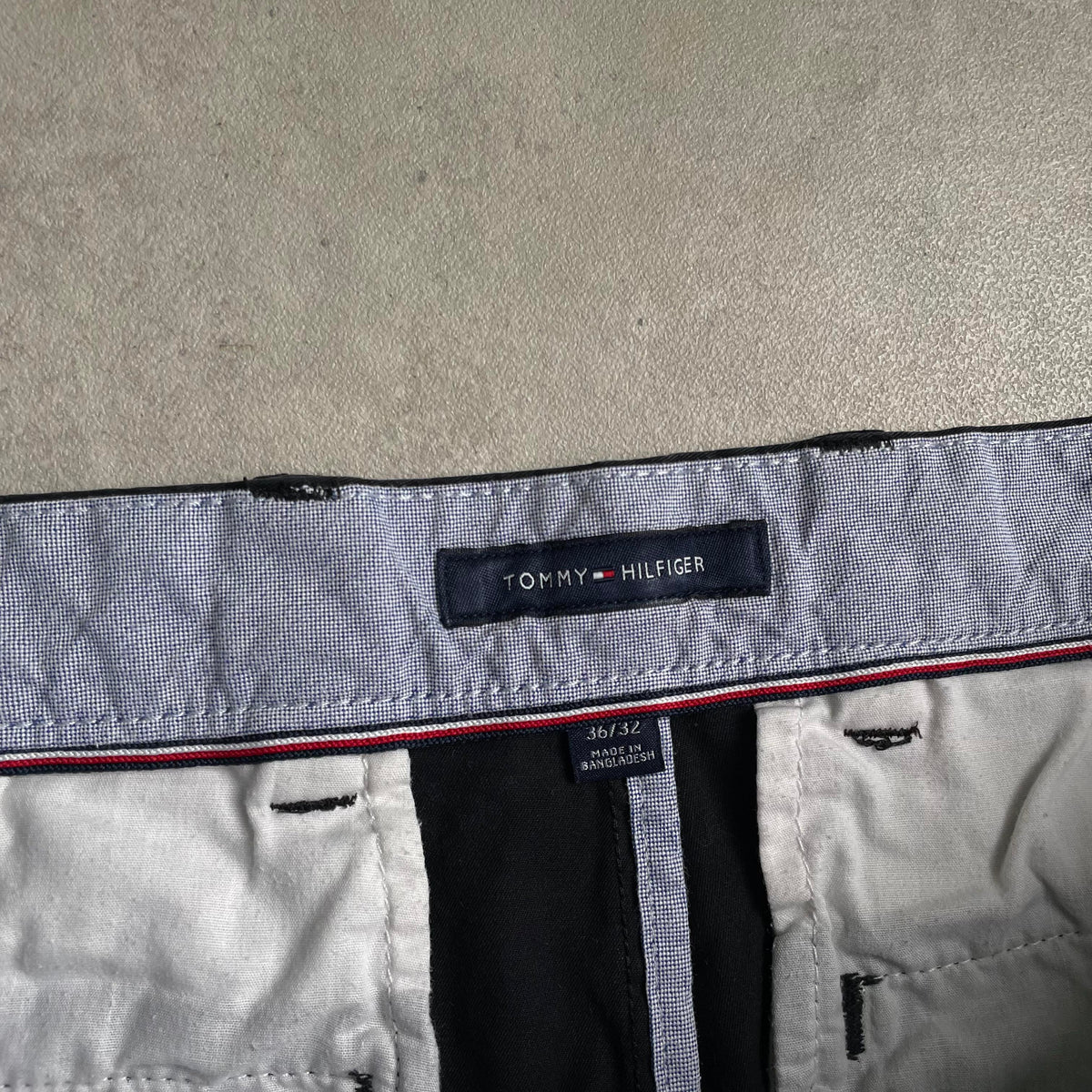 Tommy Hilfiger fekete chinonadrág