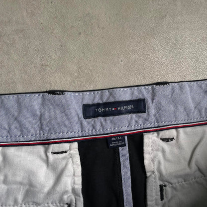 Tommy Hilfiger fekete chinonadrág