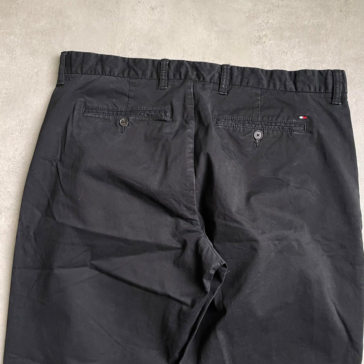 Tommy Hilfiger fekete chinonadrág