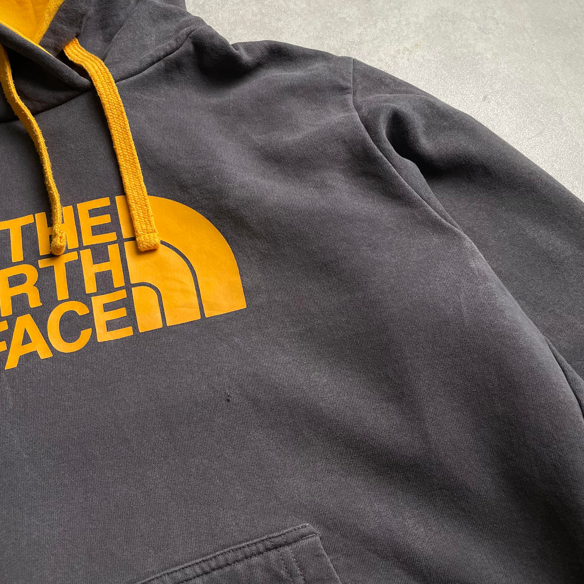 The North Face szürke big logo hoodie