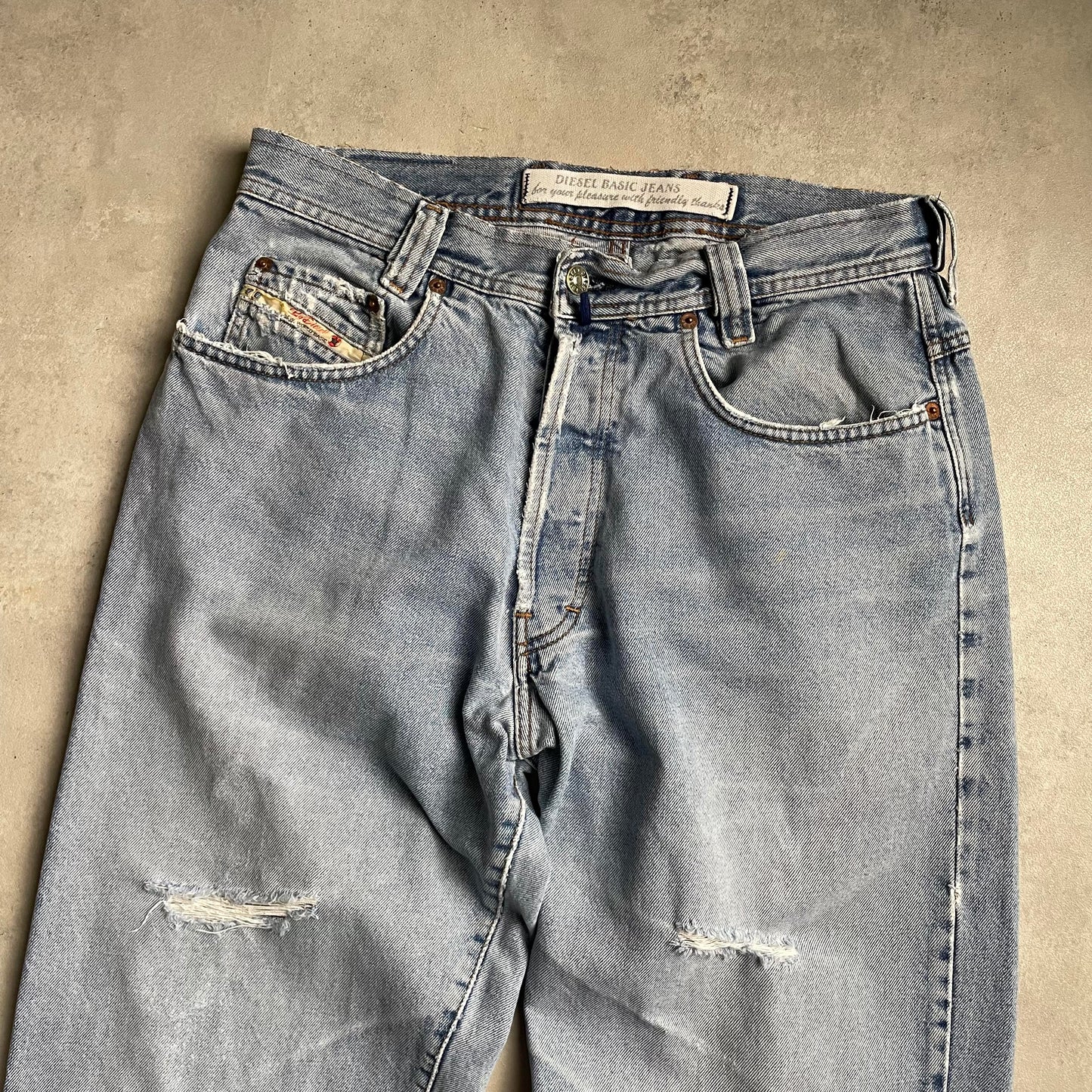 Diesel vintage világoskék szaggatott farmernadrág
