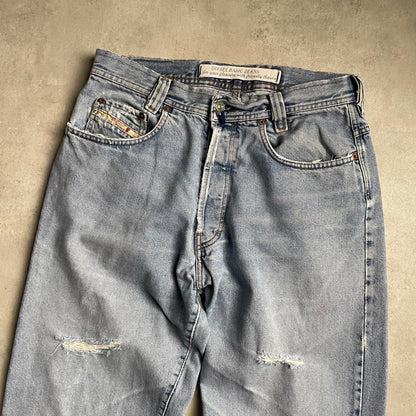Diesel vintage világoskék szaggatott farmernadrág