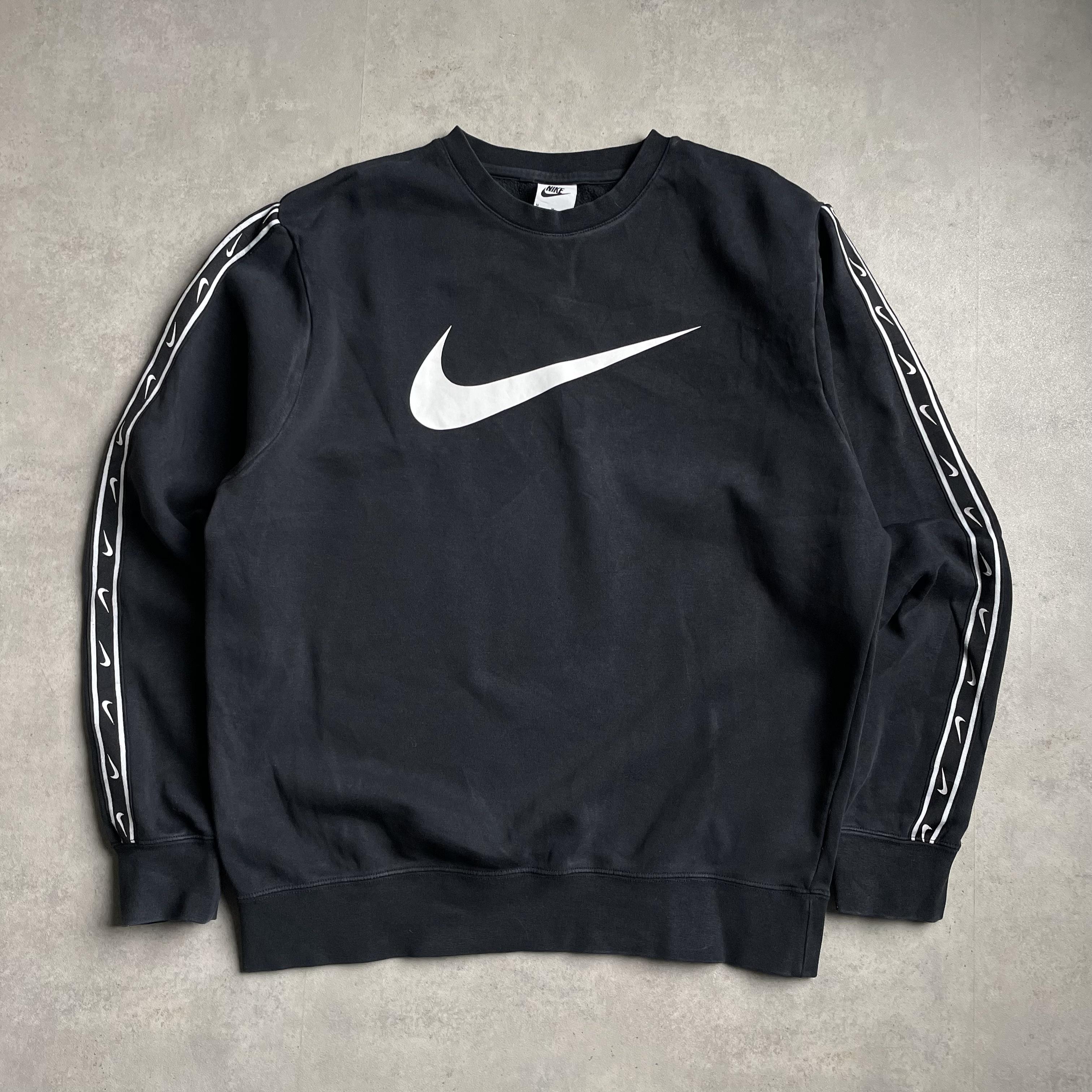 Nike fekete mini swoosh crewneck