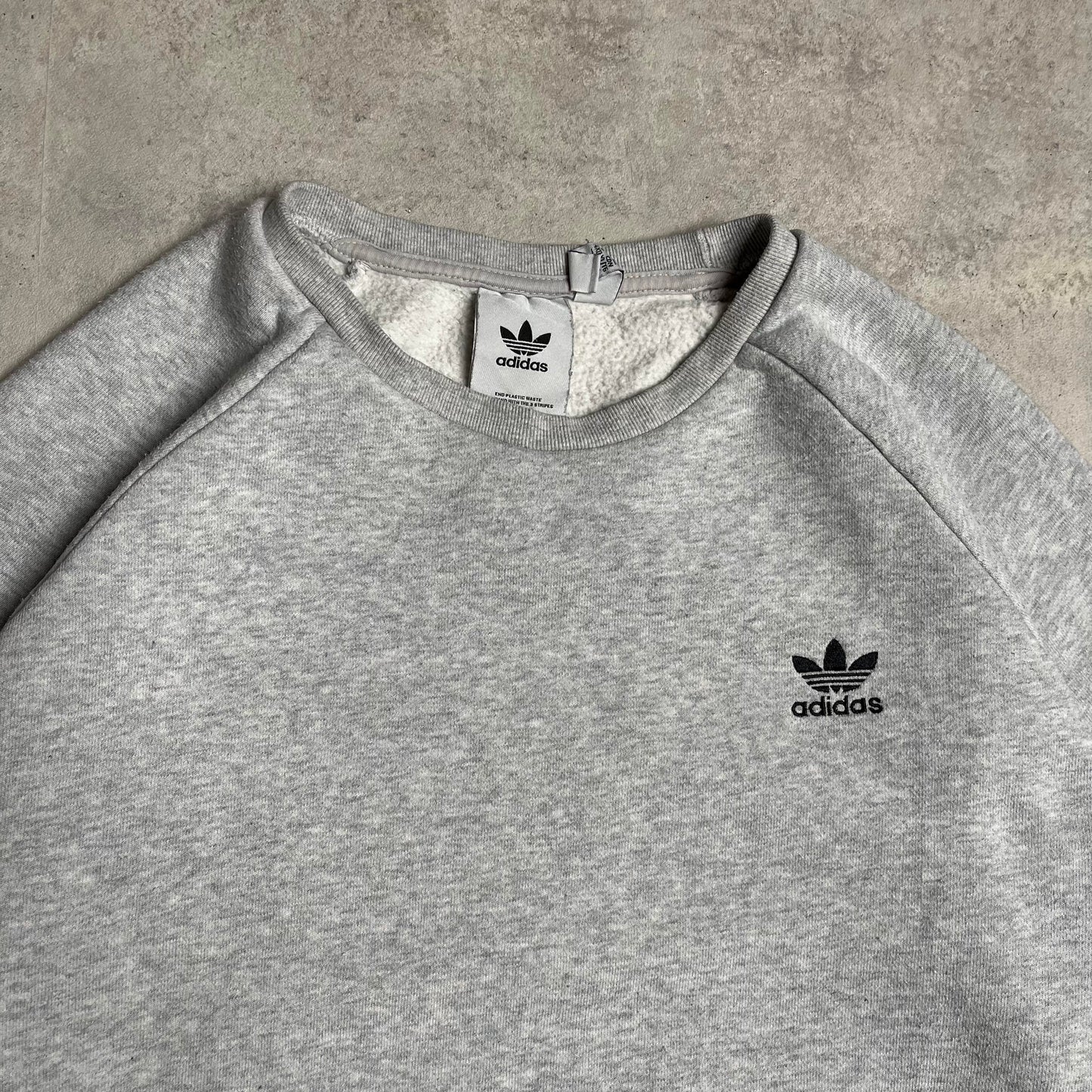 Adidas szürke környakú pulóver