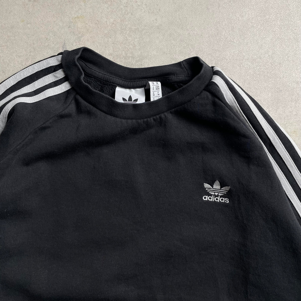 Adidas fekete crewneck