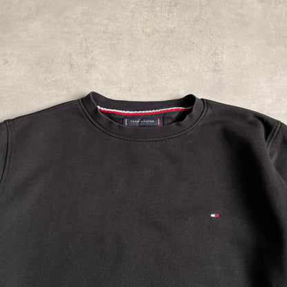 Tommy Hilfiger fekete környakú pulóver