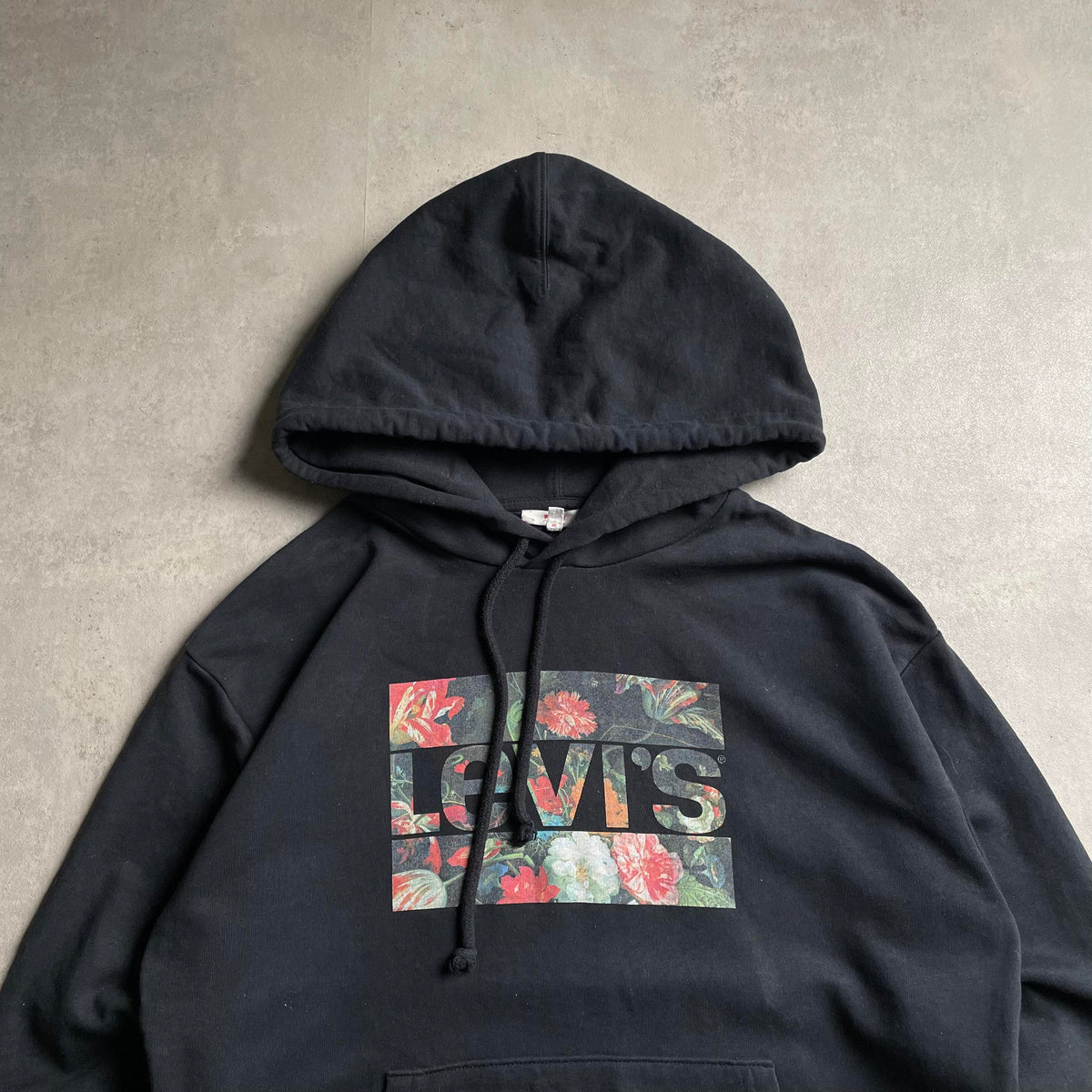 Levi's virágmintás big logo hoodie