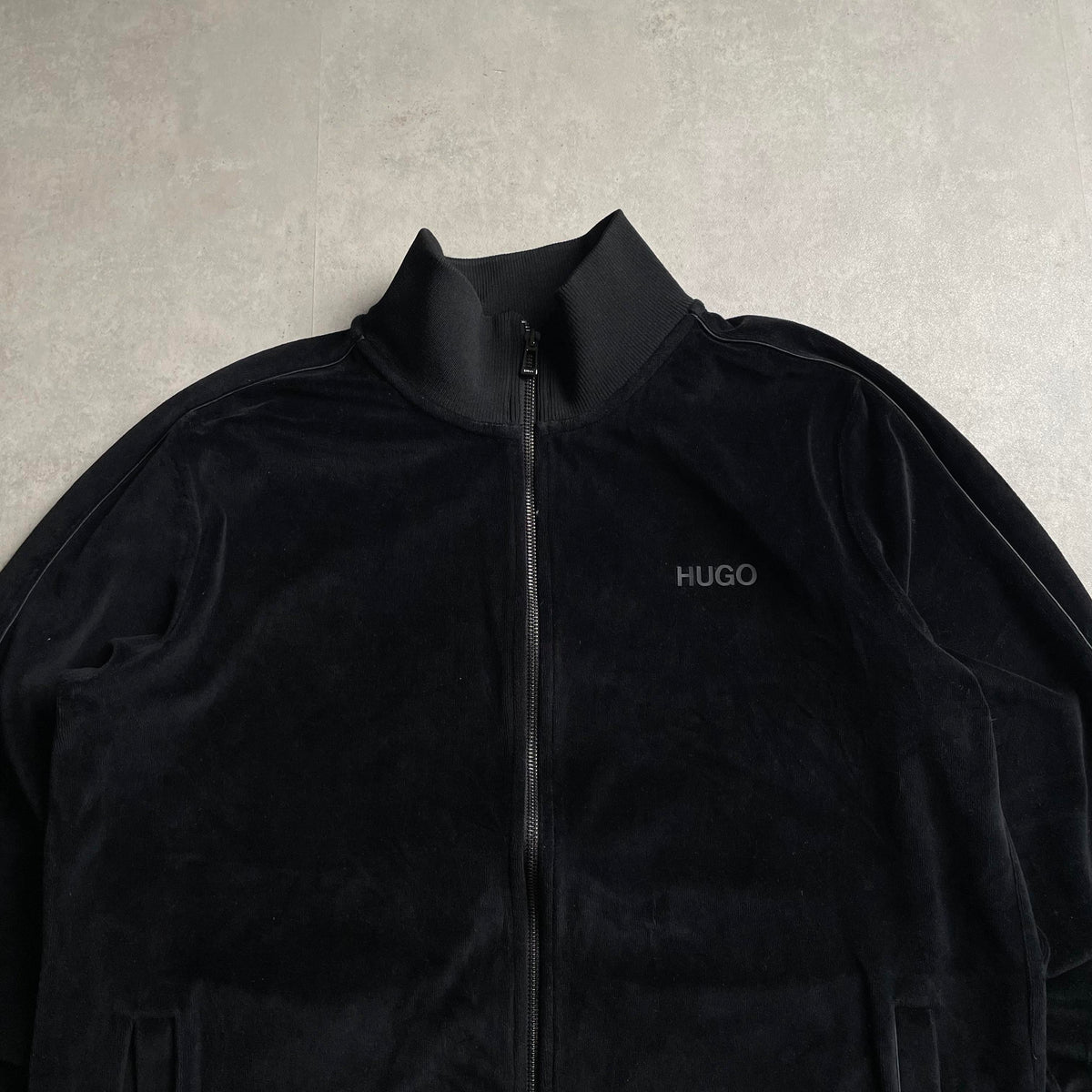 Hugo Boss szőrmés melegítőfelső