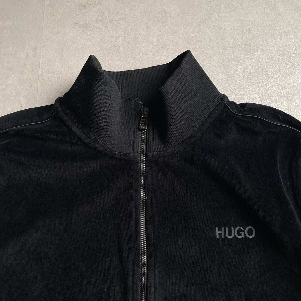 Hugo Boss szőrmés melegítőfelső