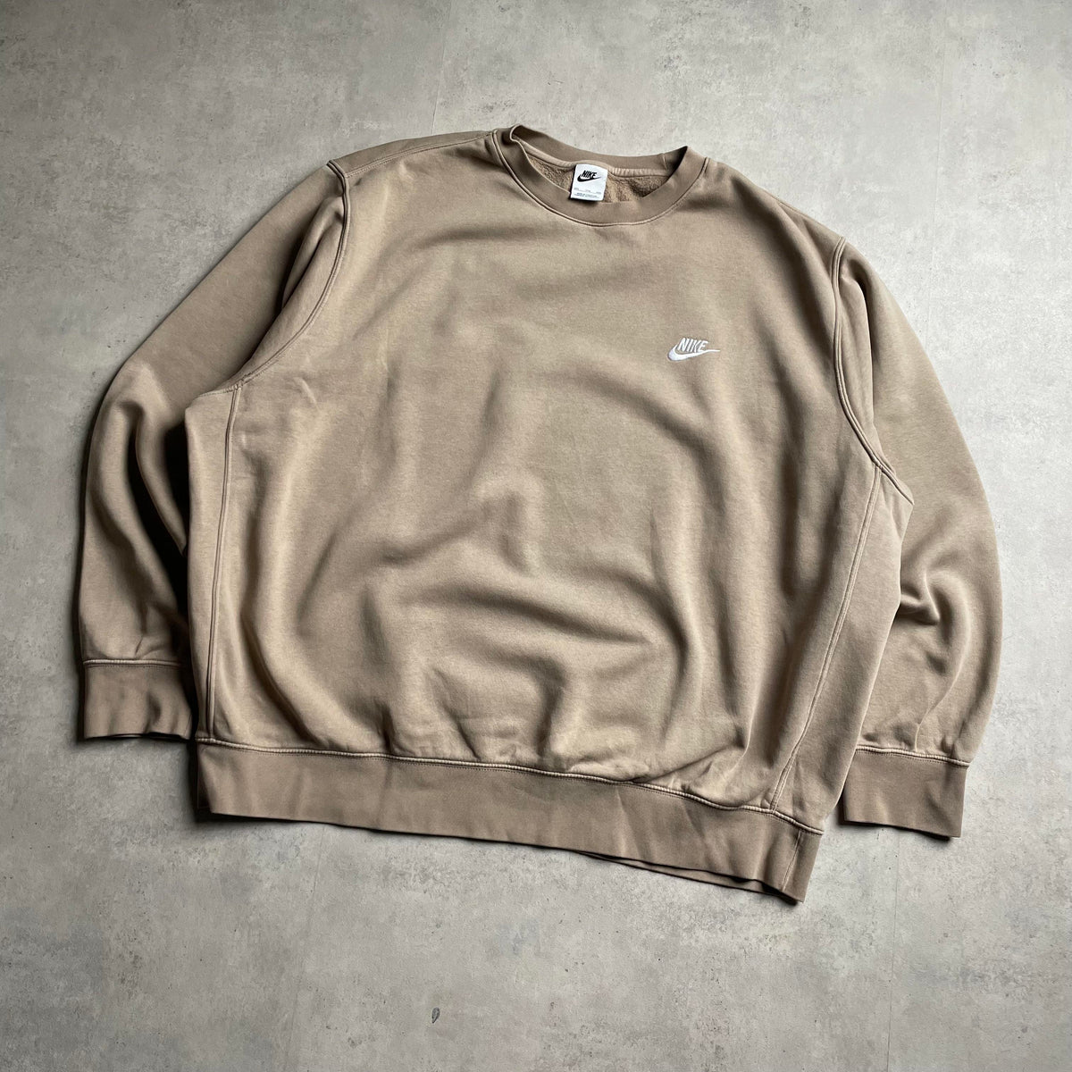 Nike bézs club logo crewneck