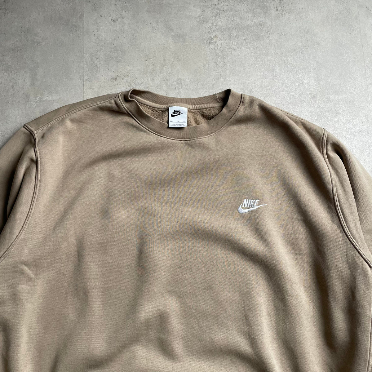 Nike bézs club logo crewneck