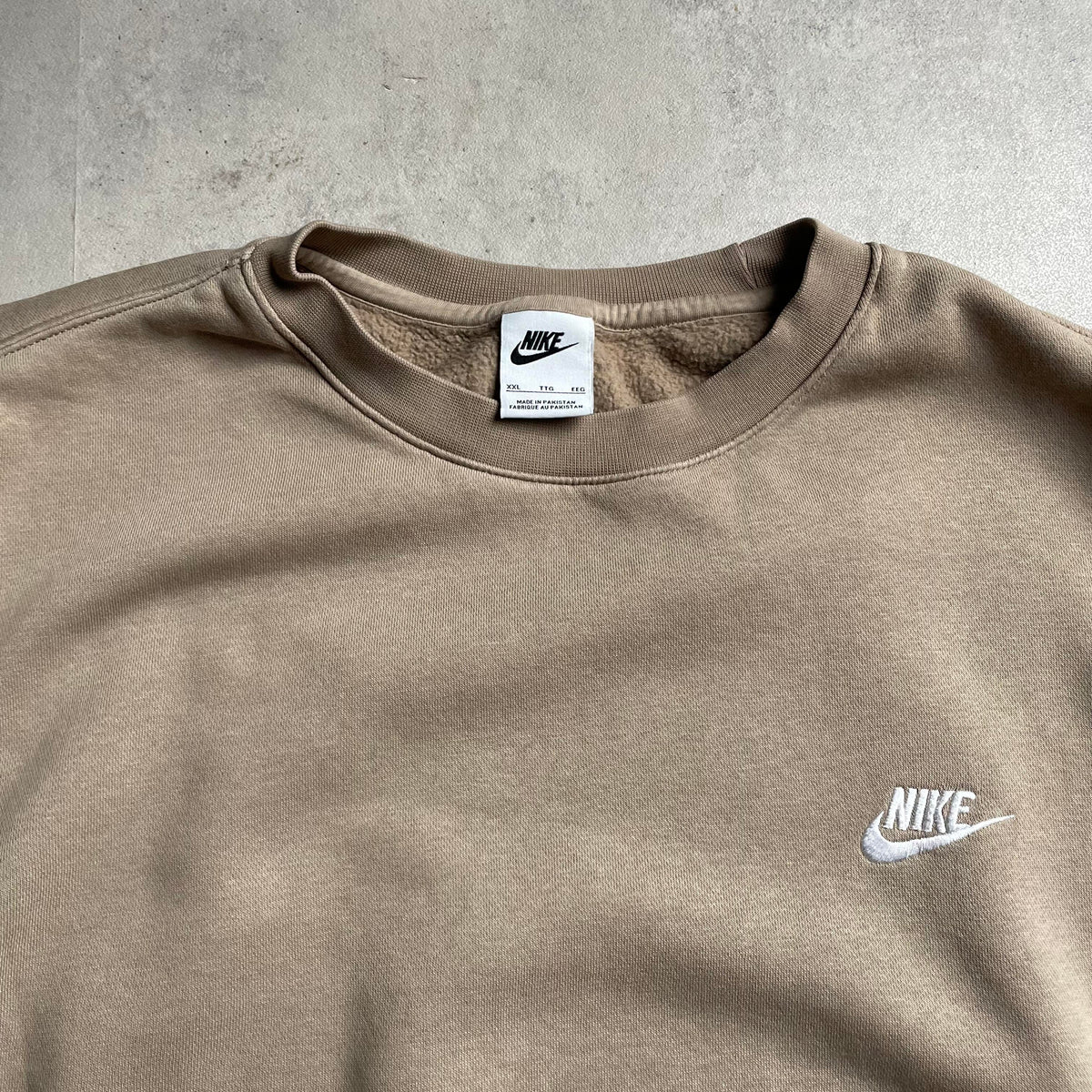 Nike bézs club logo crewneck
