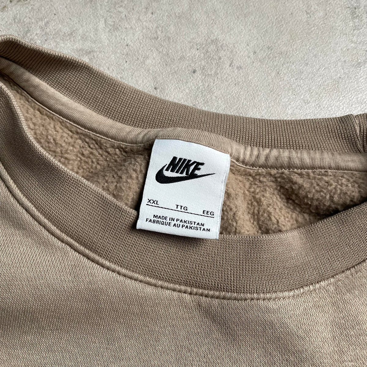 Nike bézs club logo crewneck