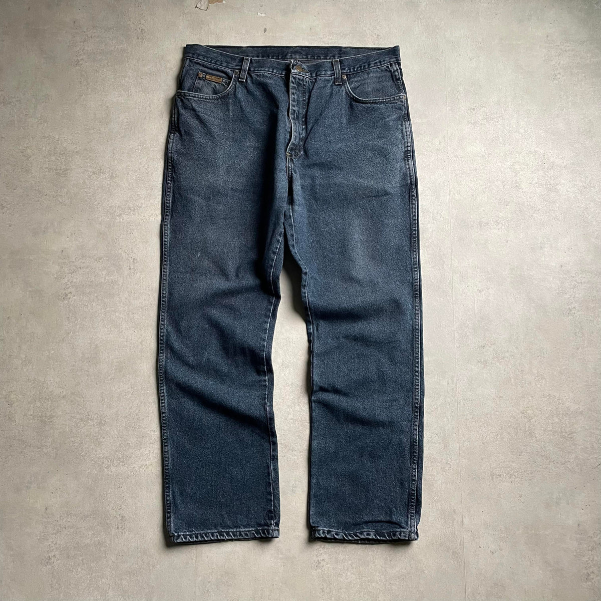 Wrangler sötétkék straight fit farmernadrág